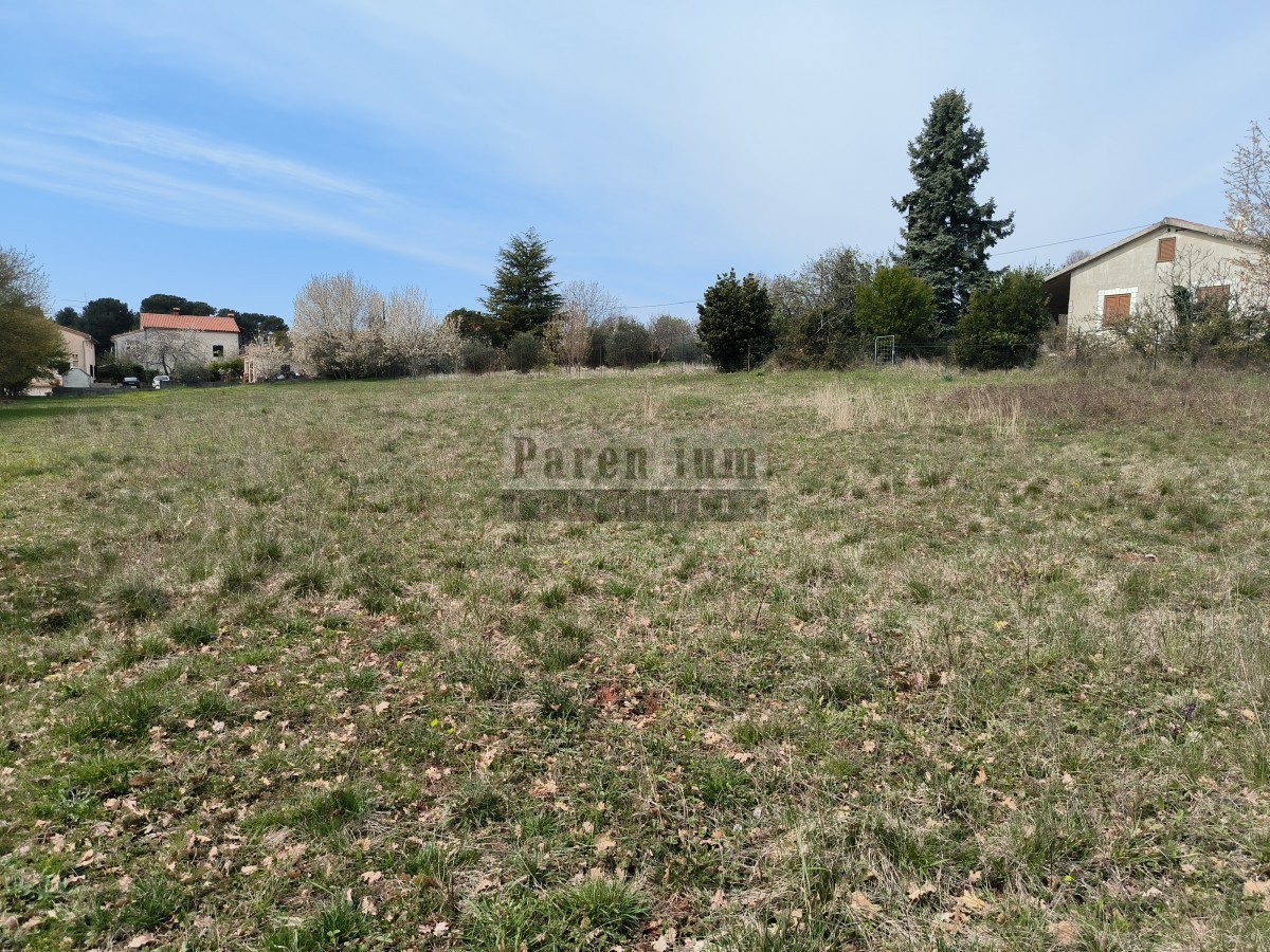 Višnjan, dintorni, terreno in un ambiente tranquillo