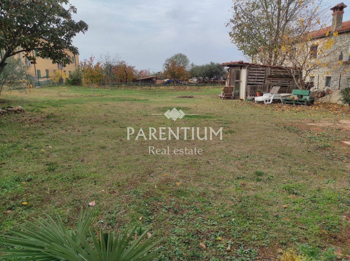 Parenzo, dintorni, casa in pietra con ampio giardino