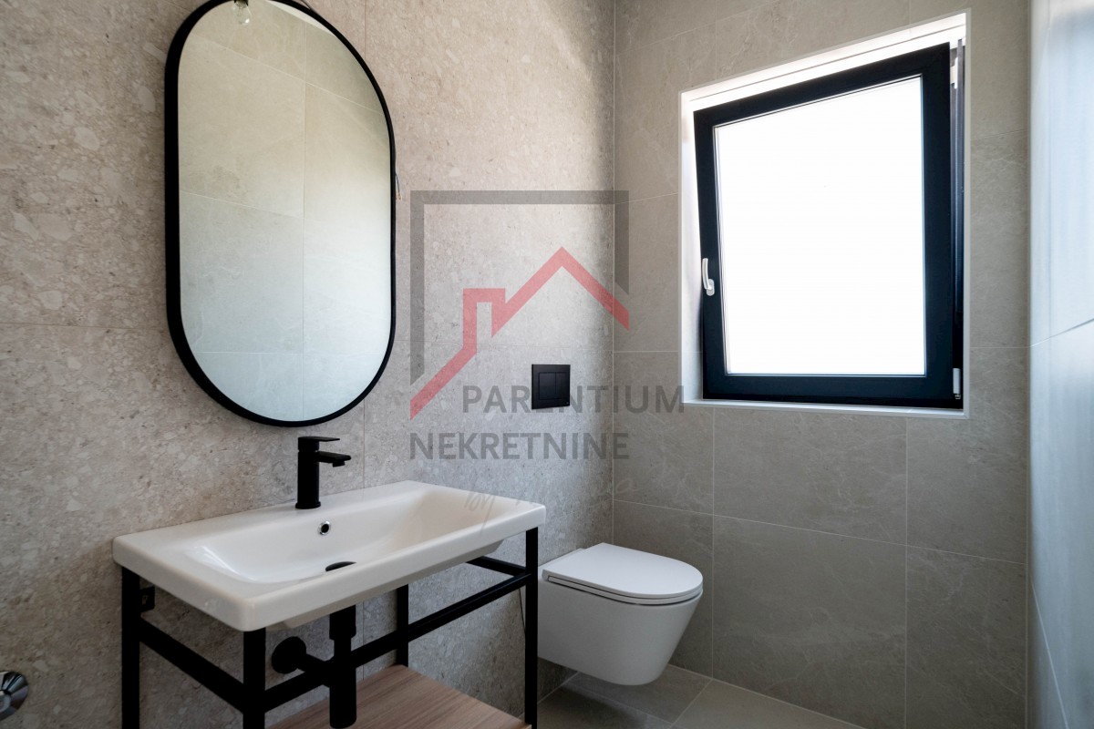 Dintorni di Parenzo, una casa simpatica con piscina circondata dal verde!