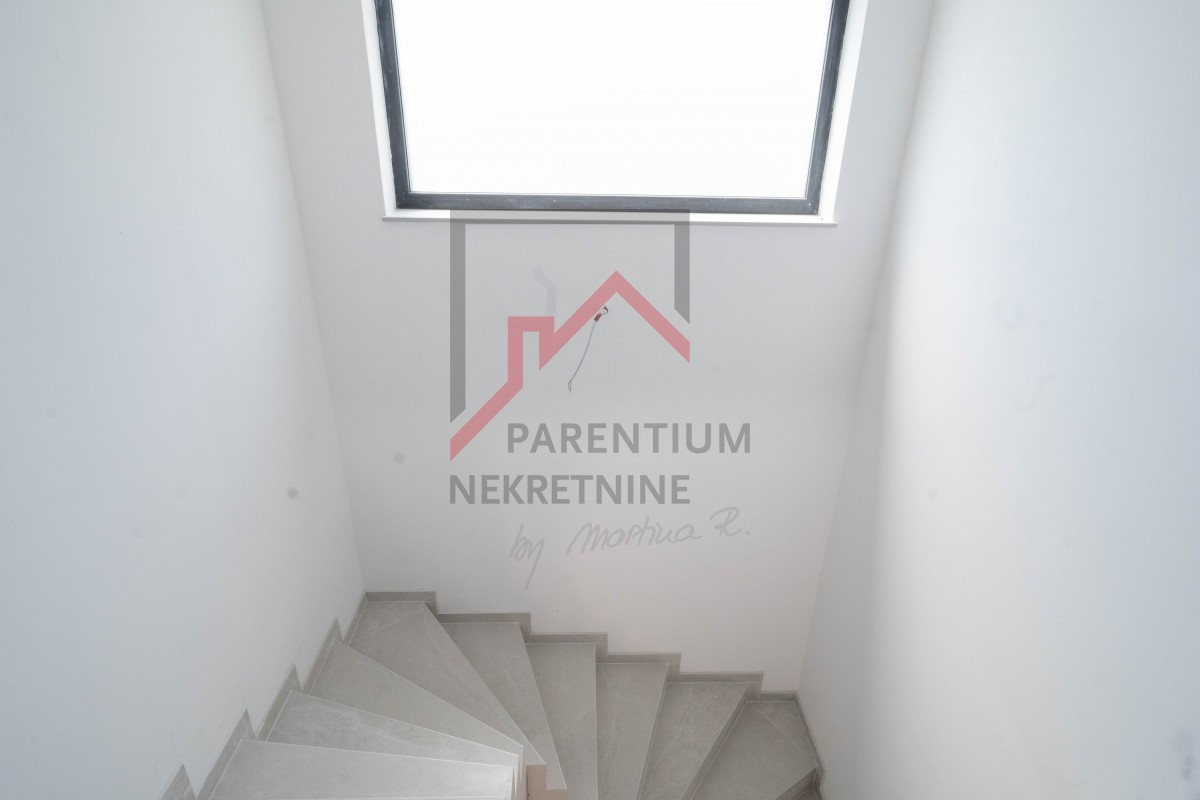 Dintorni di Parenzo, una casa simpatica con piscina circondata dal verde!