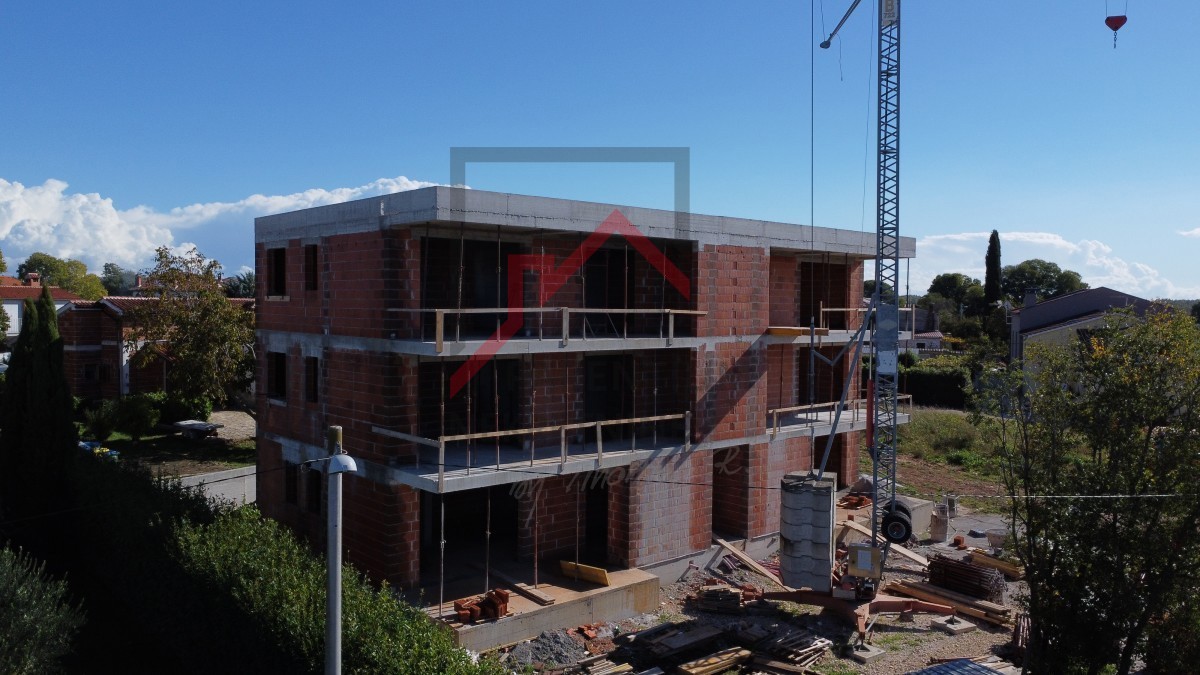 Appartamento al piano terra con due camere da letto e ampio cortile