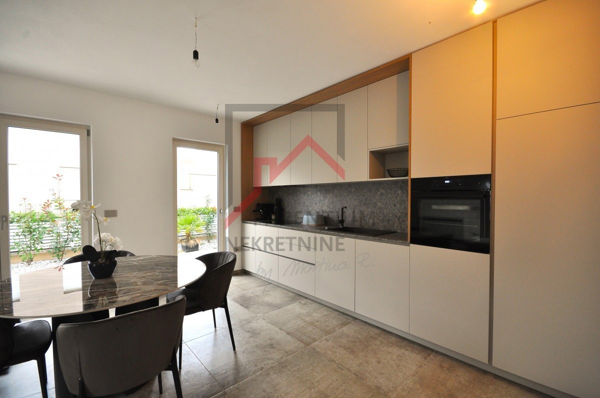 Funtana, grande opportunità, ottima posizione - casa arredata vicino al mare!!!