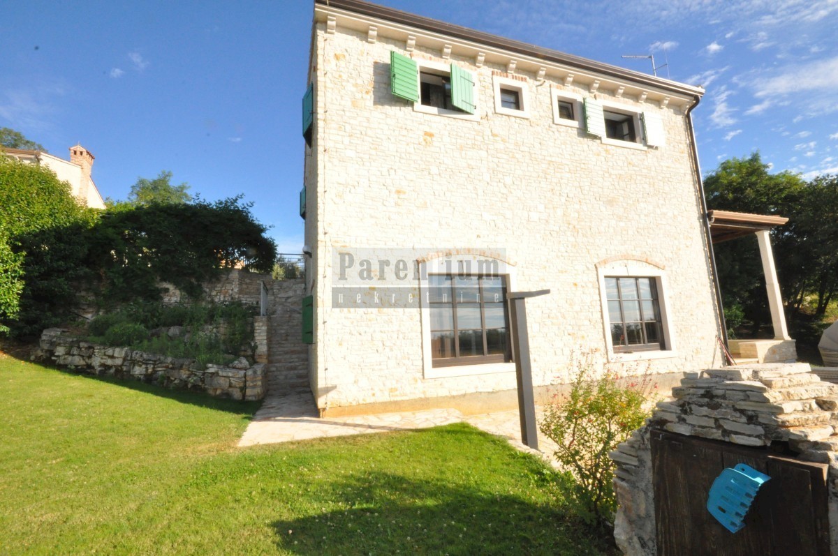 Parenzo, dintorni, casa in pietra con piscina e vista mare