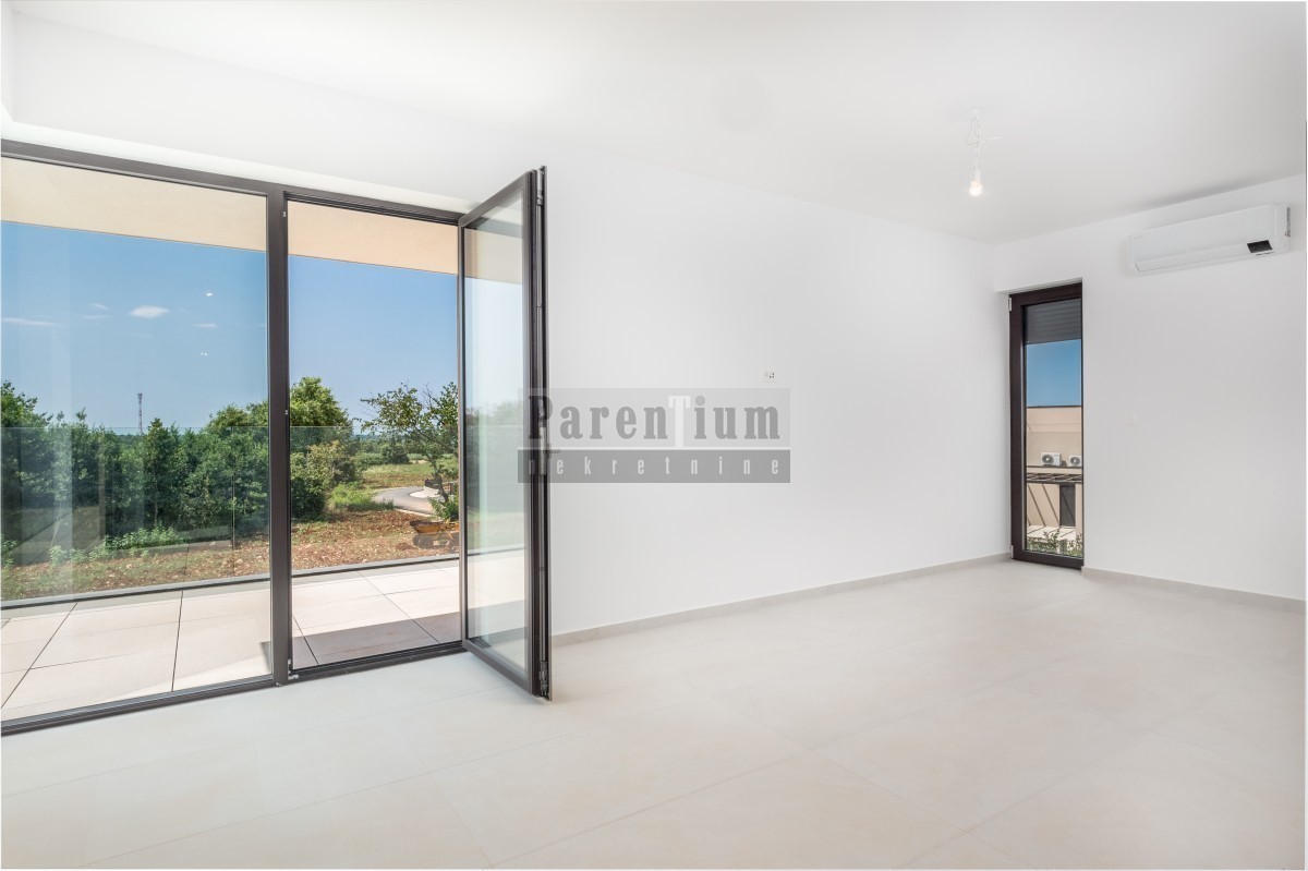 Dintorni di Parenzo, villa moderna di lusso con piscina e sauna!