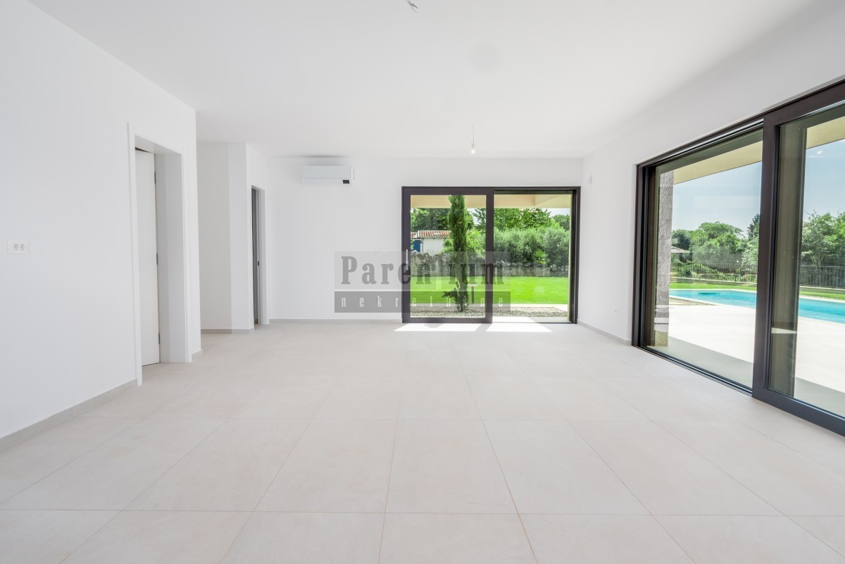 Dintorni di Parenzo, villa moderna di lusso con piscina e sauna!