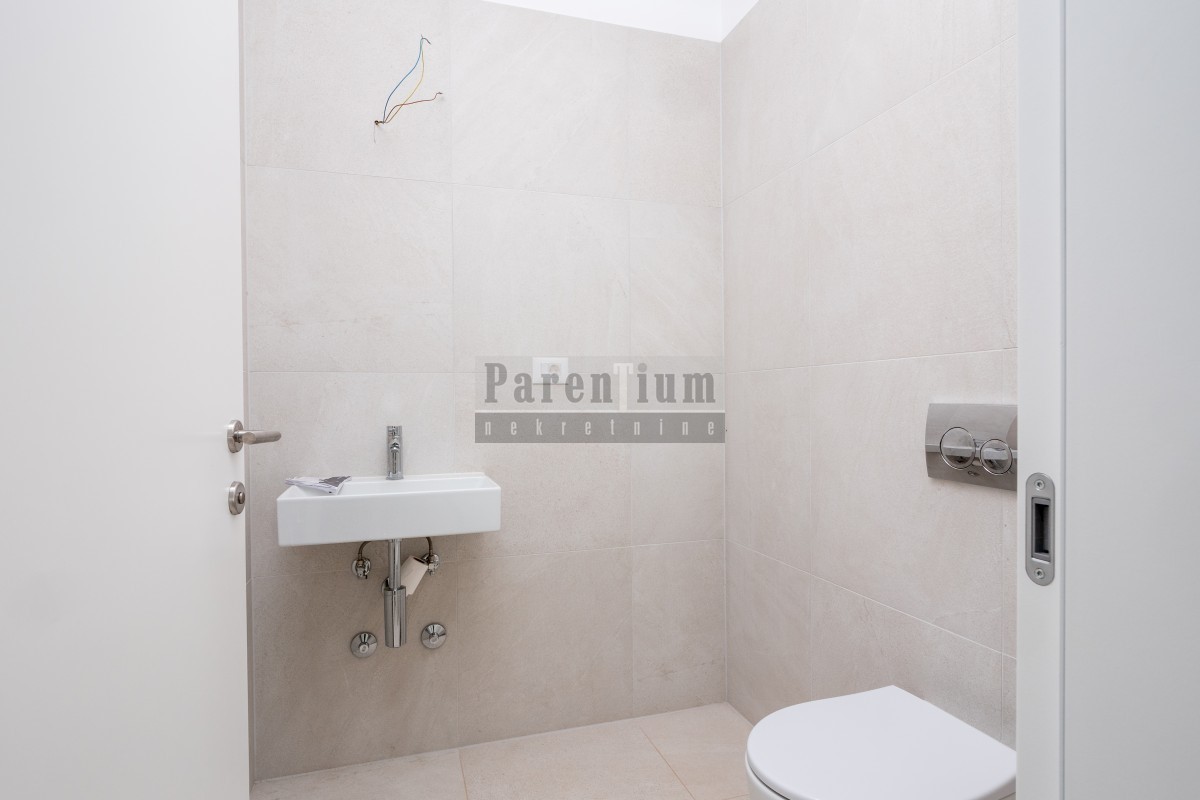 Dintorni di Parenzo, villa moderna di lusso con piscina e sauna!