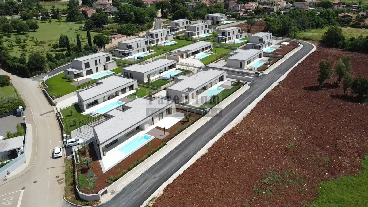 Dintorni di Parenzo, villa moderna di lusso con piscina e sauna!