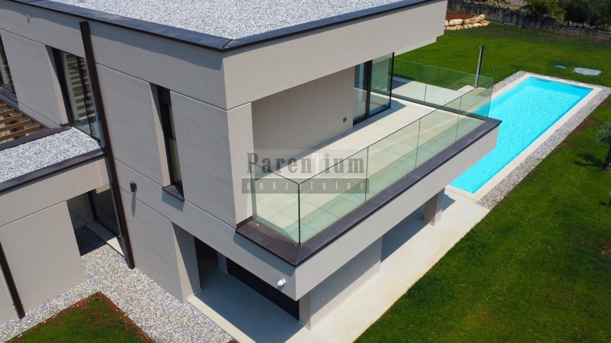Dintorni di Parenzo, villa moderna di lusso con piscina e sauna!