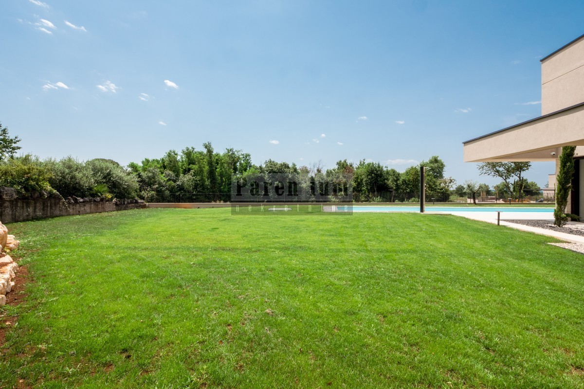 Dintorni di Parenzo, villa moderna di lusso con piscina e sauna!