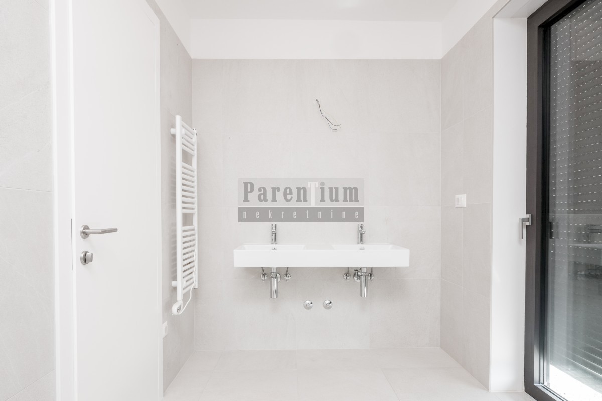 Dintorni di Parenzo, villa moderna di lusso con piscina e sauna!