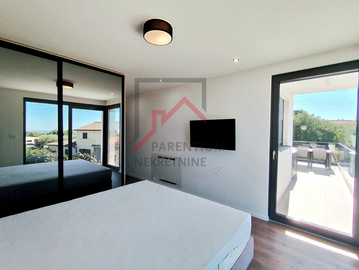 Istria, zona Parenzo - Appartamento di design con tre camere da letto e vista mare - nuova costruzione