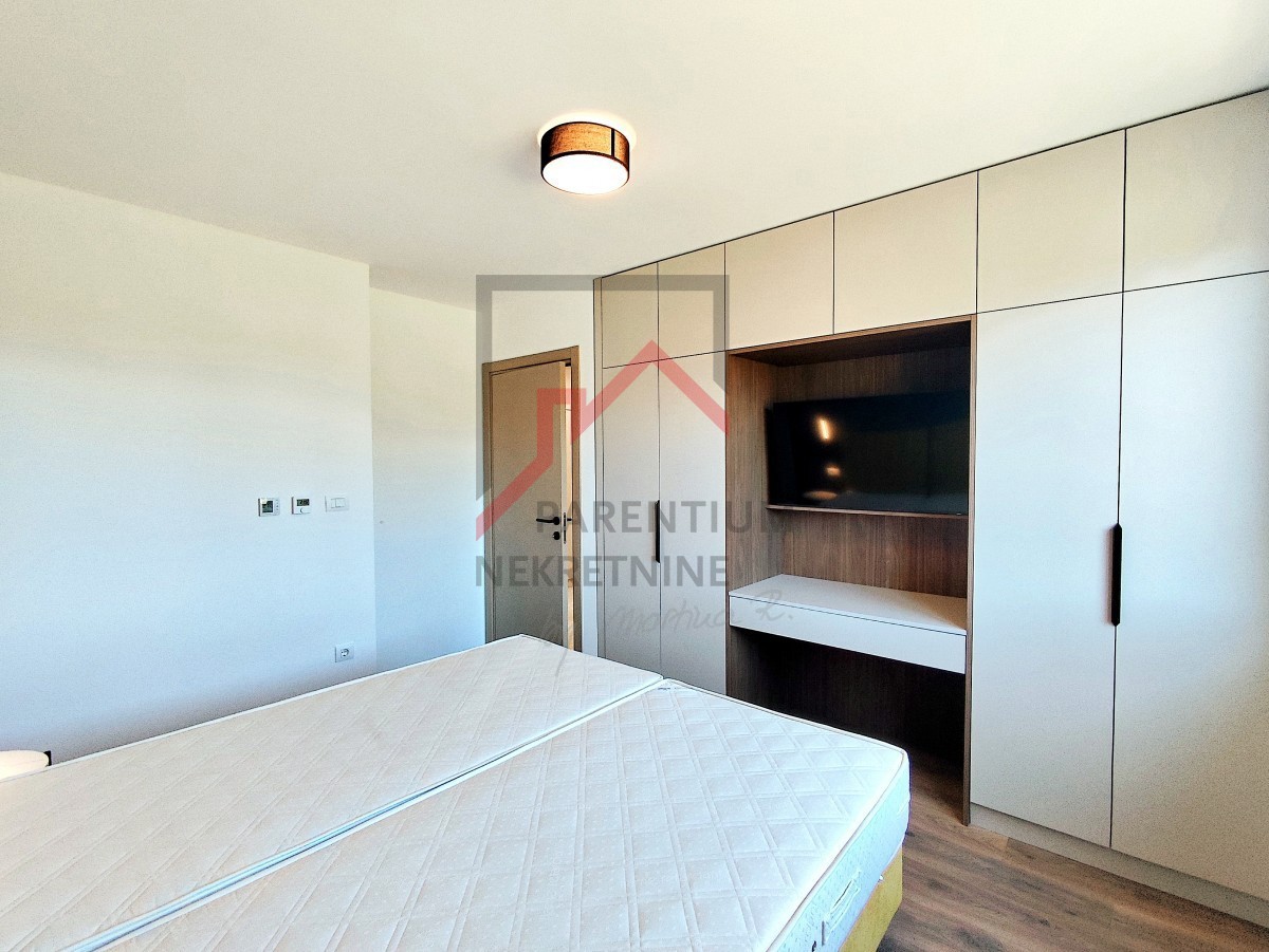 Istria, zona Parenzo - Appartamento di design con tre camere da letto e vista mare - nuova costruzione