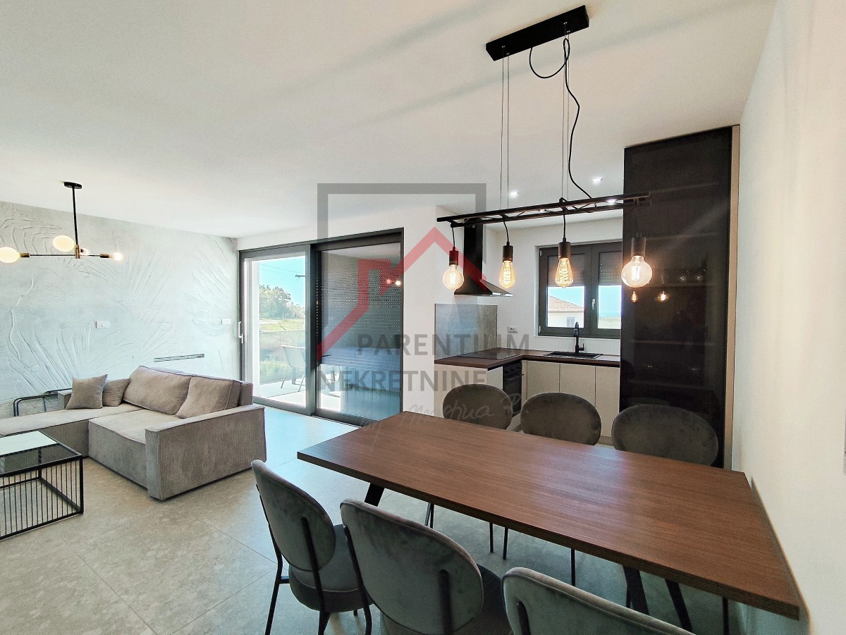 Istria, zona Parenzo - Appartamento di design con tre camere da letto e vista mare - nuova costruzione