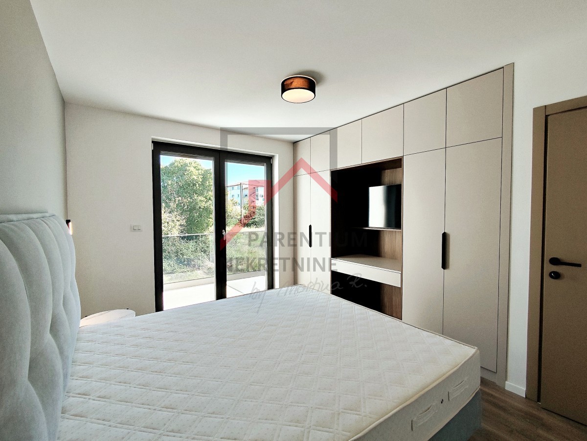 Istria, zona Parenzo - Appartamento di design con tre camere da letto e vista mare - nuova costruzione