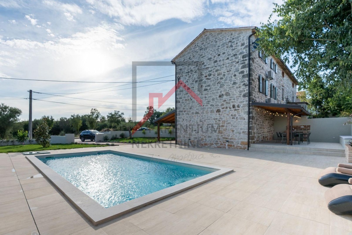 Istria, zona di Parenzo - Elegante casa in pietra con piscina, privacy e decorazioni superbe