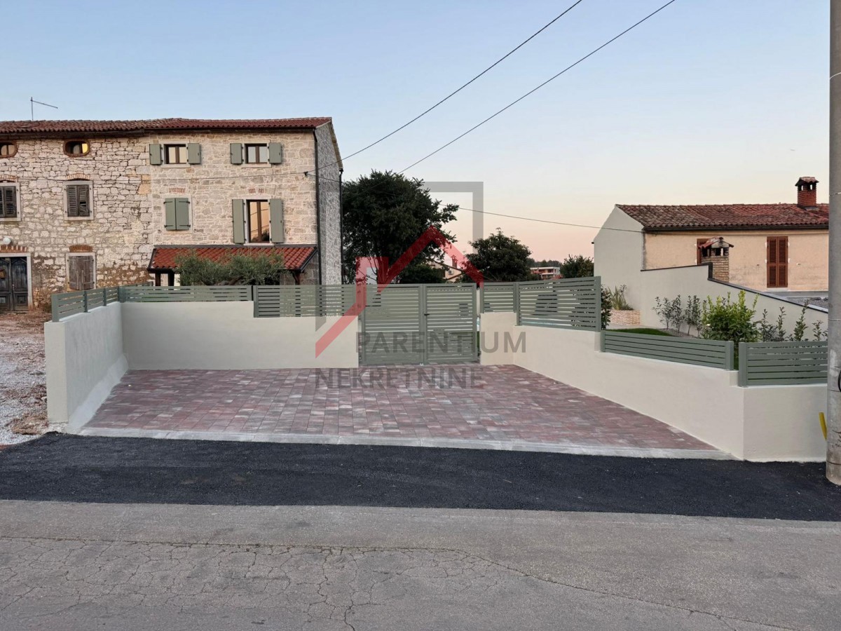 Istria, zona di Parenzo - Elegante casa in pietra con piscina, privacy e decorazioni superbe