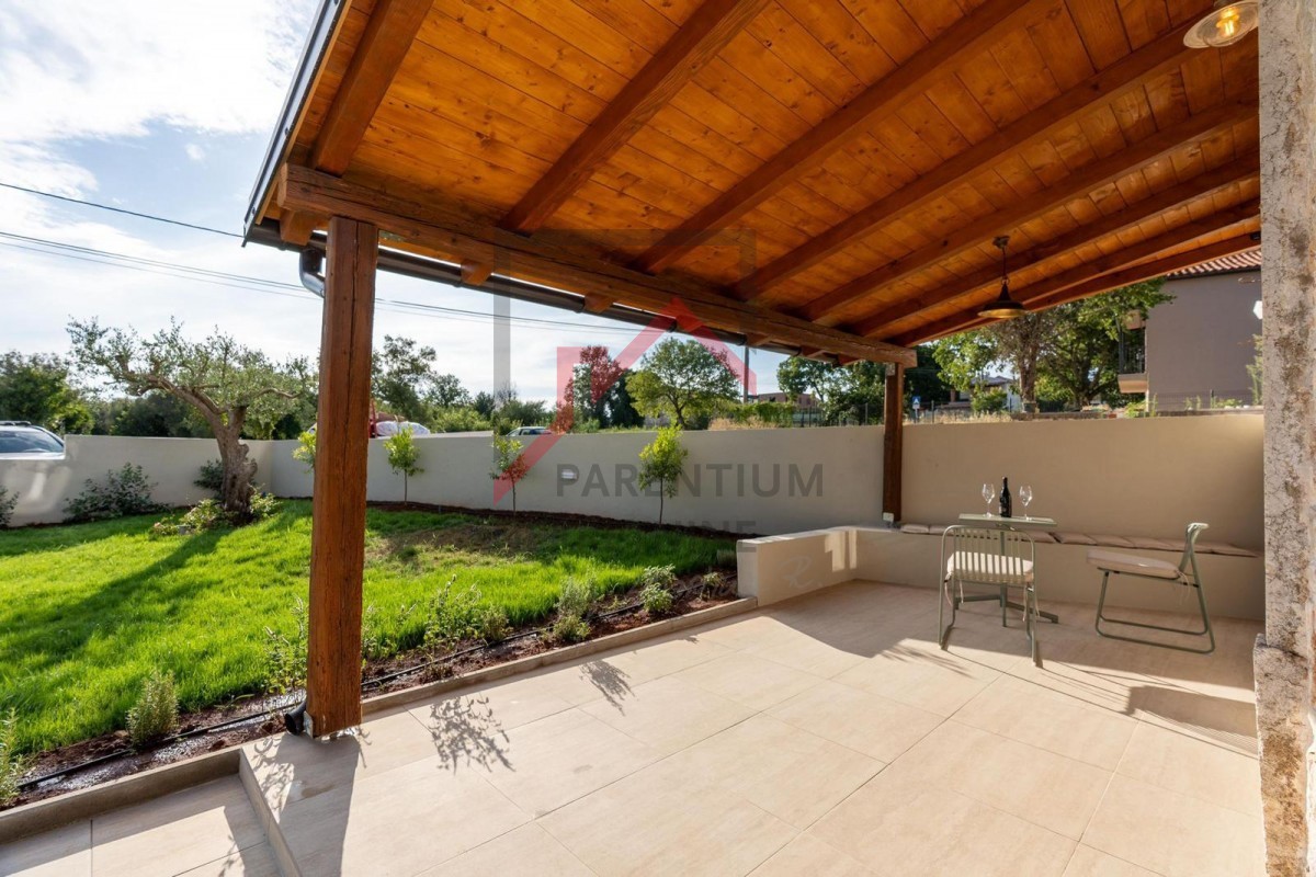 Istria, zona di Parenzo - Elegante casa in pietra con piscina, privacy e decorazioni superbe