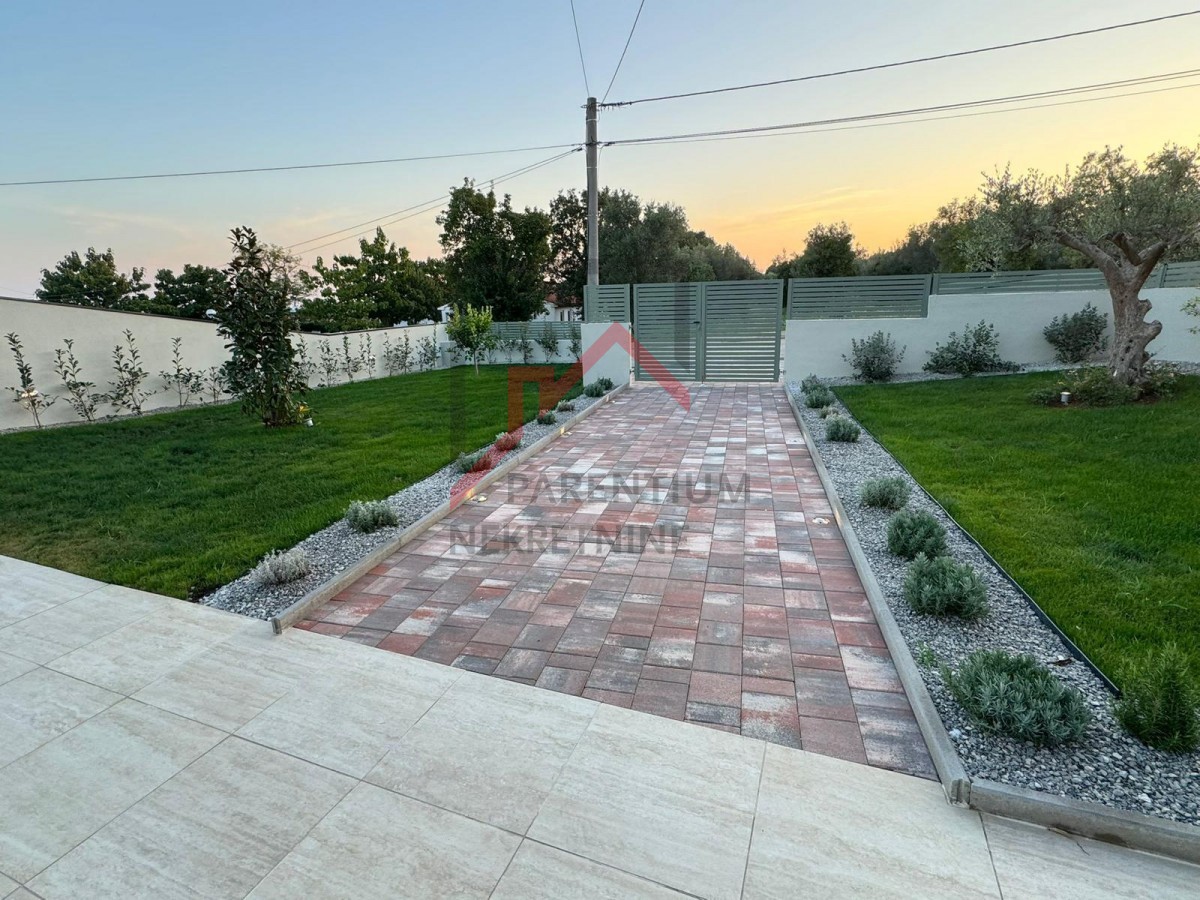 Istria, zona di Parenzo - Elegante casa in pietra con piscina, privacy e decorazioni superbe