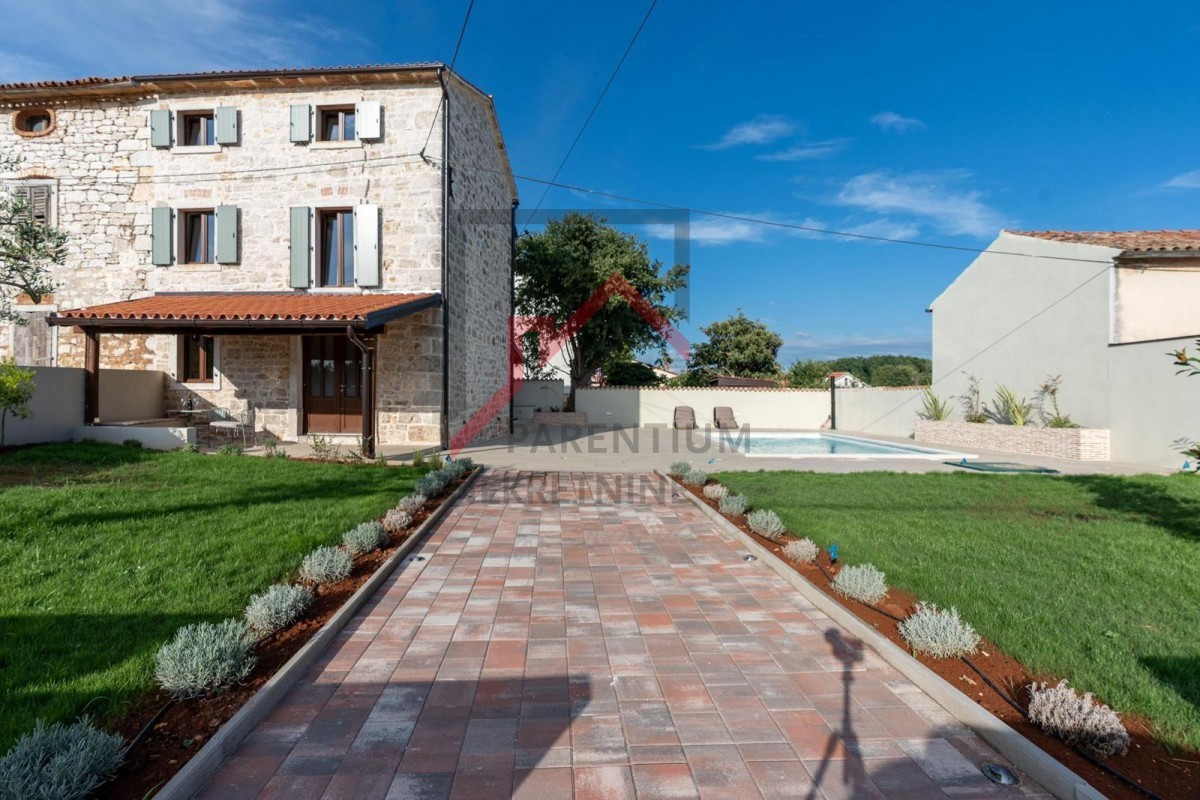 Istria, zona di Parenzo - Elegante casa in pietra con piscina, privacy e decorazioni superbe
