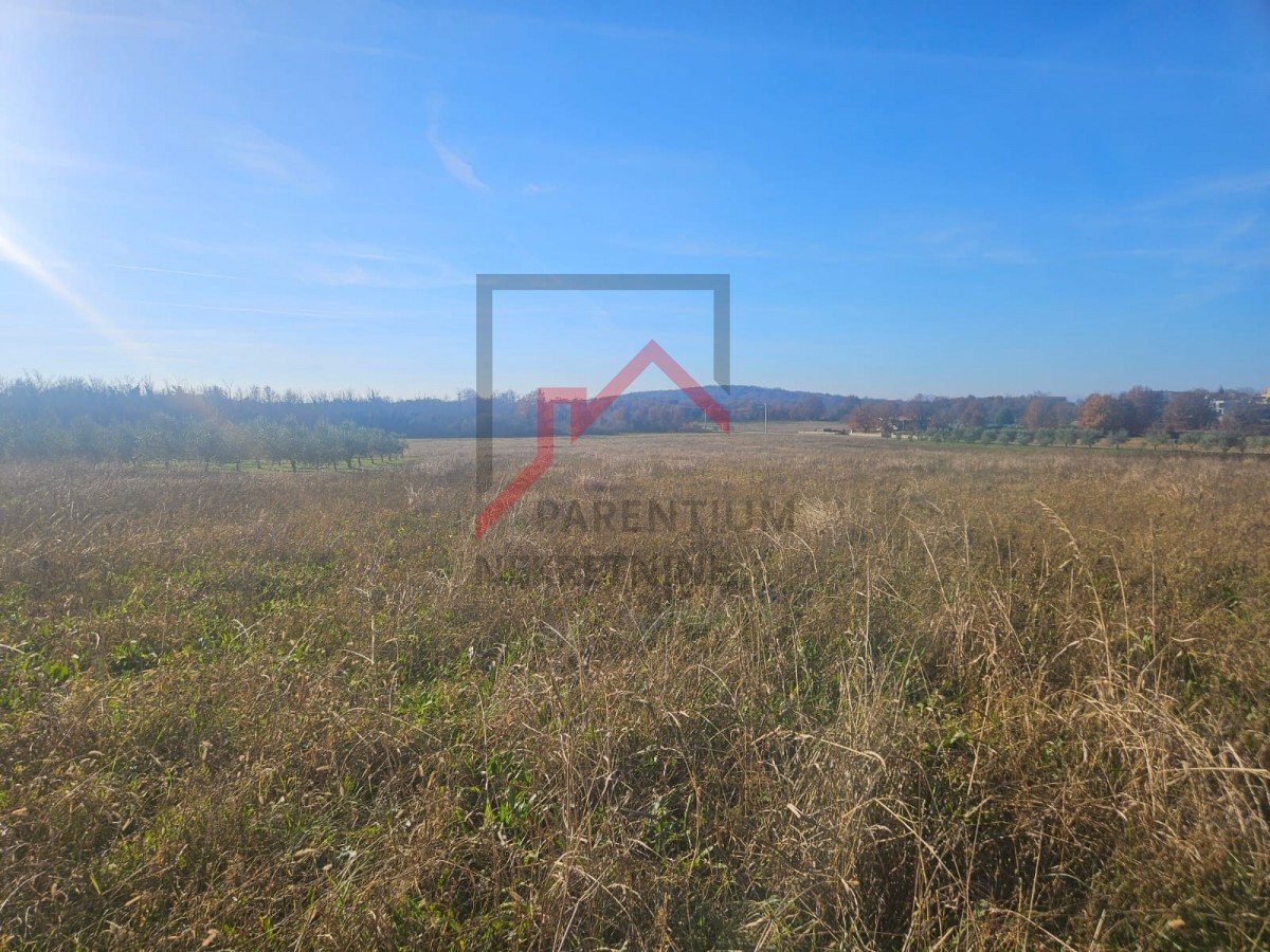 Terreno edificabile in una posizione tranquilla con una splendida vista sulla natura!!!
