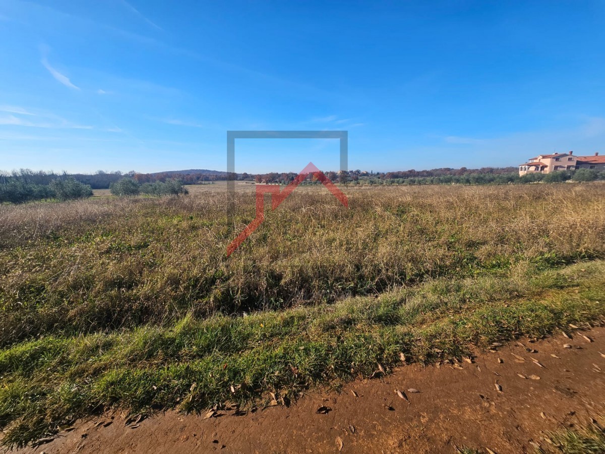 Terreno edificabile in una posizione tranquilla con una splendida vista sulla natura!!!