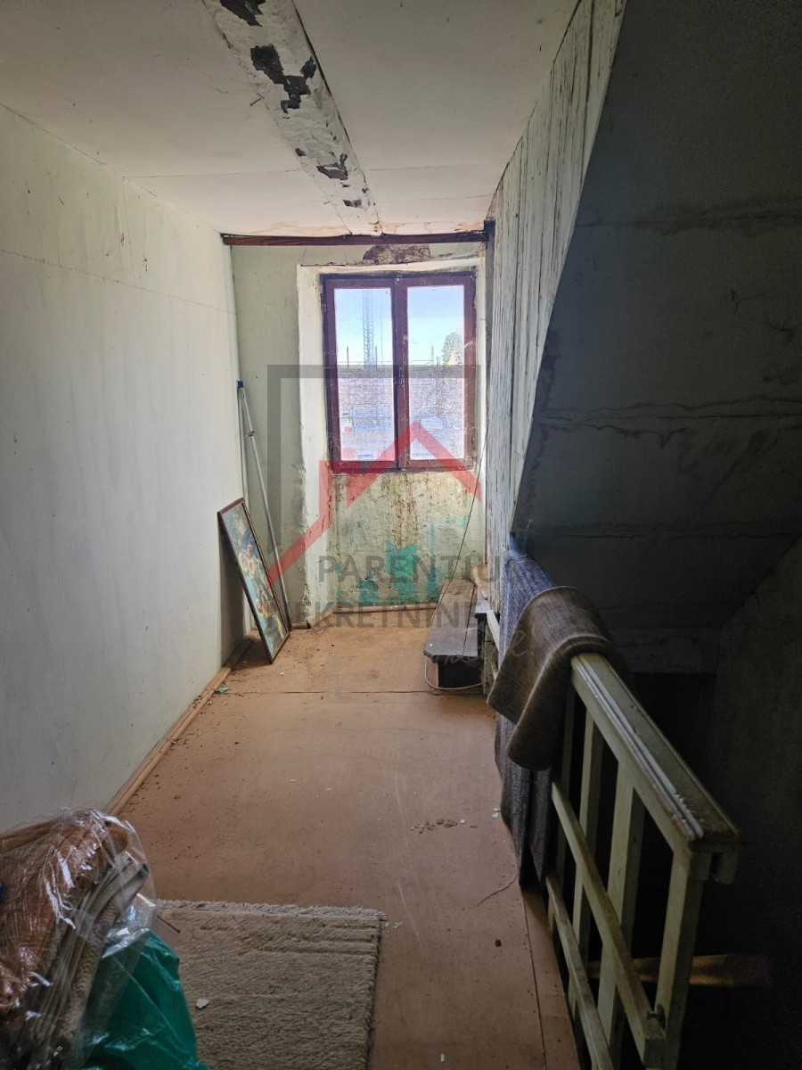 Steinhaus zur Renovierung – mit Meerblick