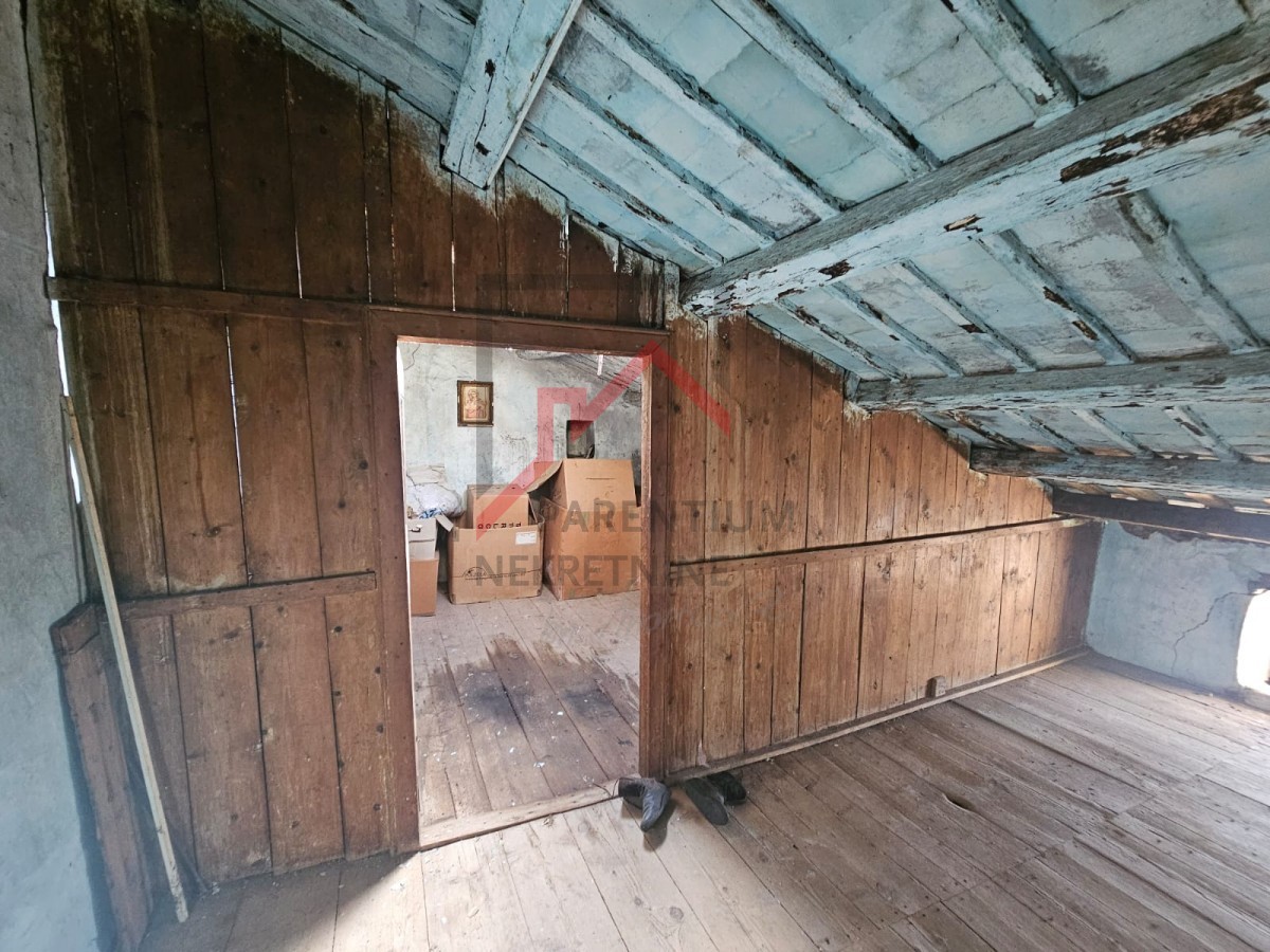 Steinhaus zur Renovierung – mit Meerblick