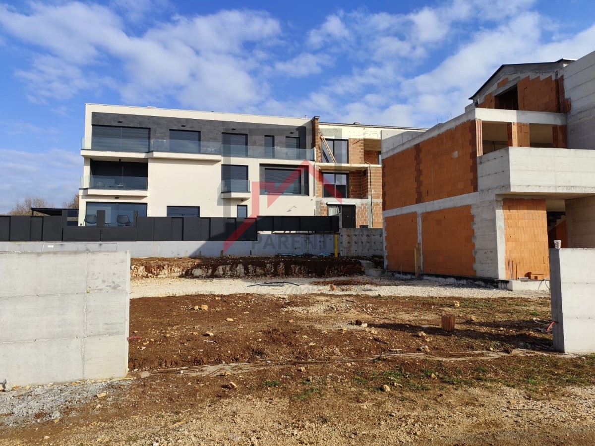Istria, Parenzo - Casa bifamiliare a 600 metri dal mare