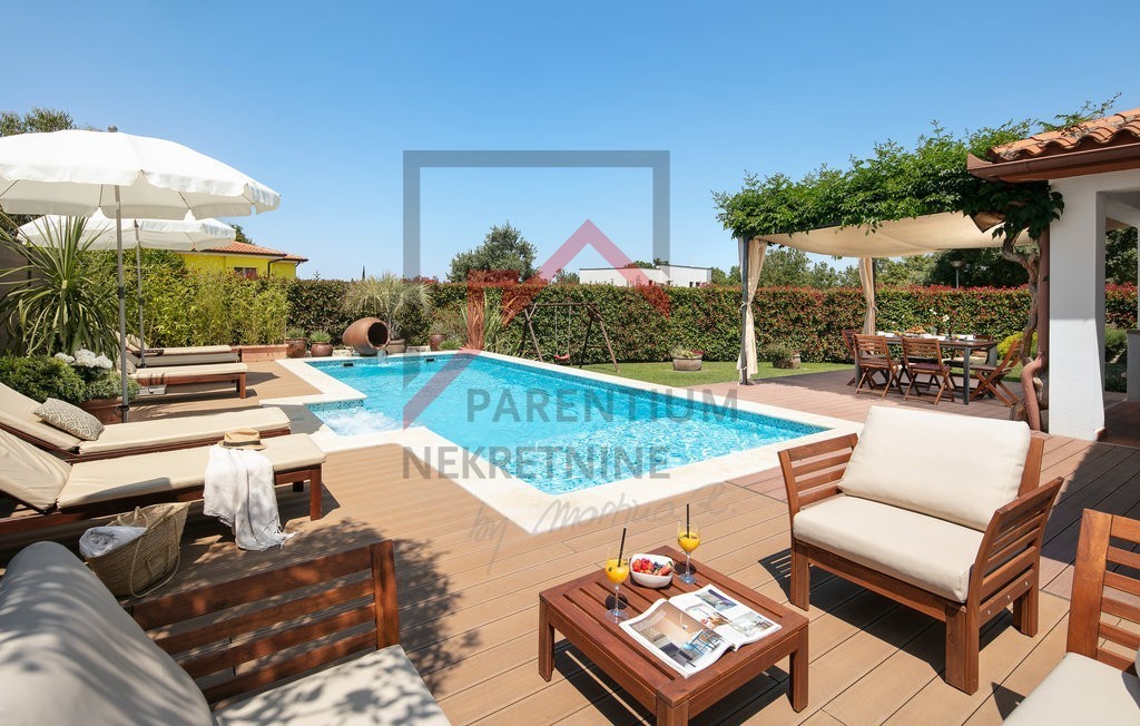 Istria, Parenzo - Villa di lusso con piscina vicino a Parenzo - casa ideale o investimento