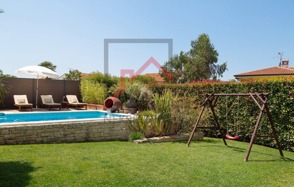 Istria, Parenzo - Villa di lusso con piscina vicino a Parenzo - casa ideale o investimento