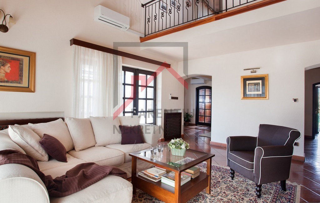 Istria, Parenzo - Villa di lusso con piscina vicino a Parenzo - casa ideale o investimento