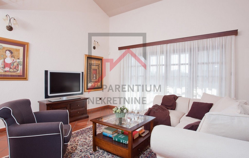 Istria, Parenzo - Villa di lusso con piscina vicino a Parenzo - casa ideale o investimento