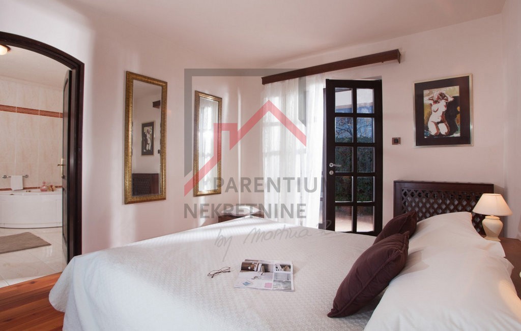 Istria, Parenzo - Villa di lusso con piscina vicino a Parenzo - casa ideale o investimento
