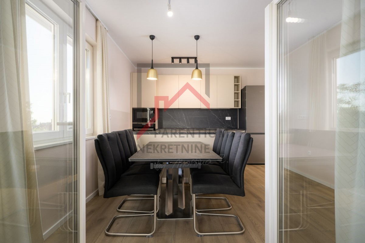 Parenzo - appartamento con tre camere da letto, arredato e vicino al mare