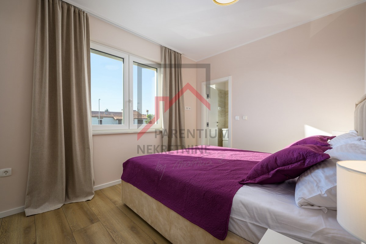 Parenzo - appartamento con tre camere da letto, arredato e vicino al mare