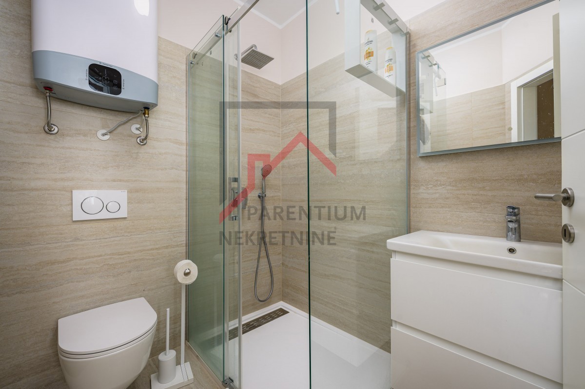 Parenzo - appartamento con tre camere da letto, arredato e vicino al mare