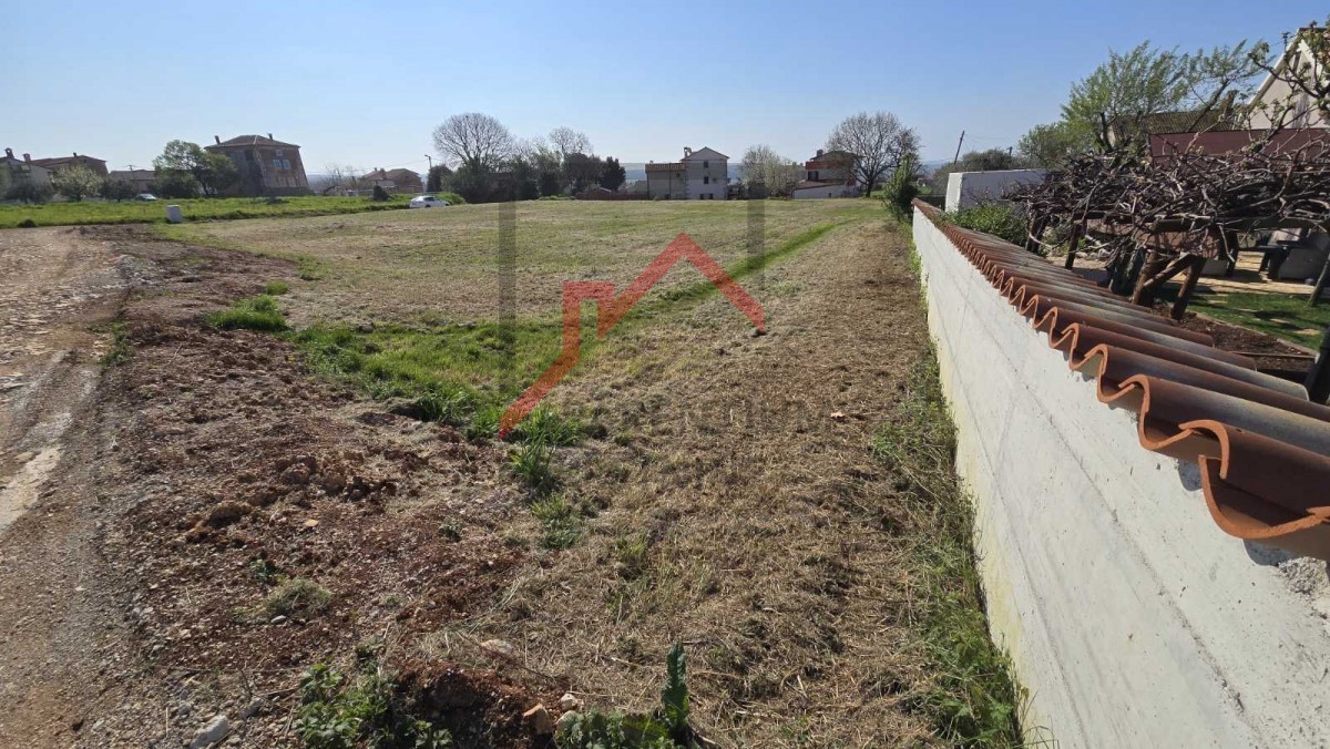 Istria, zona di Parenzo - Terreno paradisiaco per il tuo investimento - 1473 m2 di potenziale edificabile