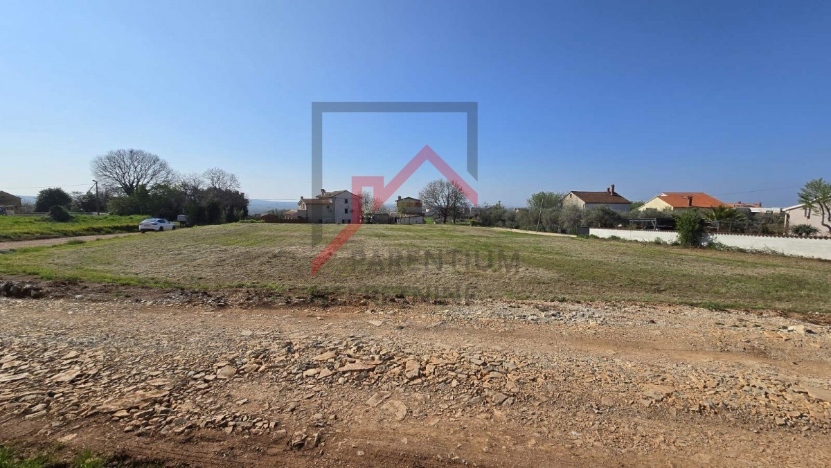 Istria, zona di Parenzo - Terreno paradisiaco per il tuo investimento - 1473 m2 di potenziale edificabile