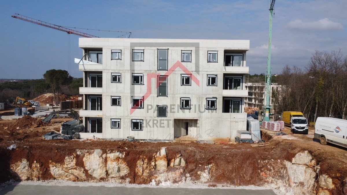 Istria, Parenzo - Appartamento a 1 km dal mare, al primo piano