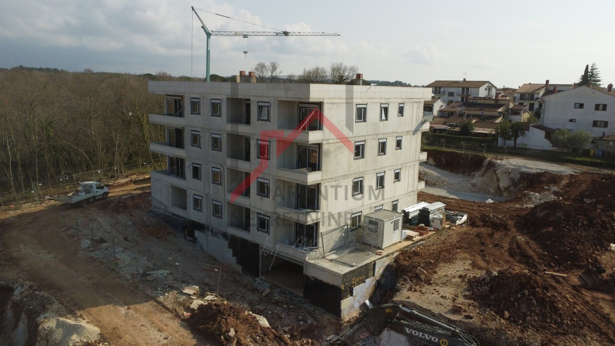 Istria, Parenzo - Appartamento a 1 km dal mare, al primo piano