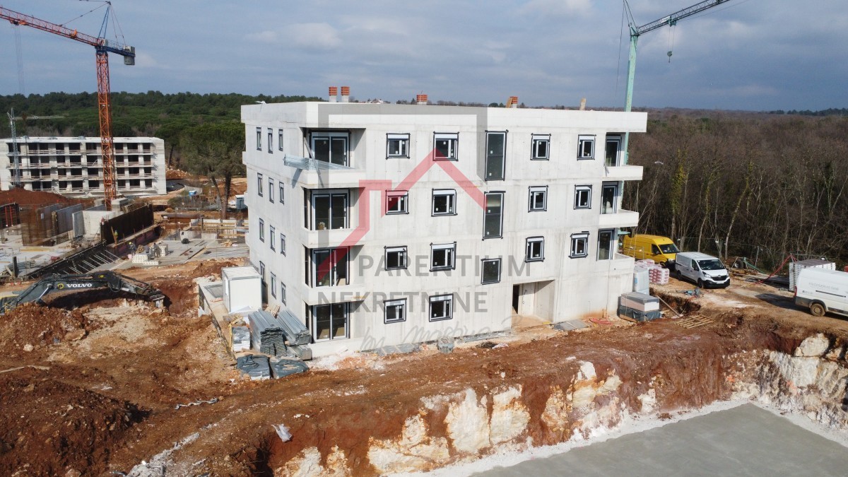 Istria, Parenzo - Appartamento a 1 km dal mare, al primo piano