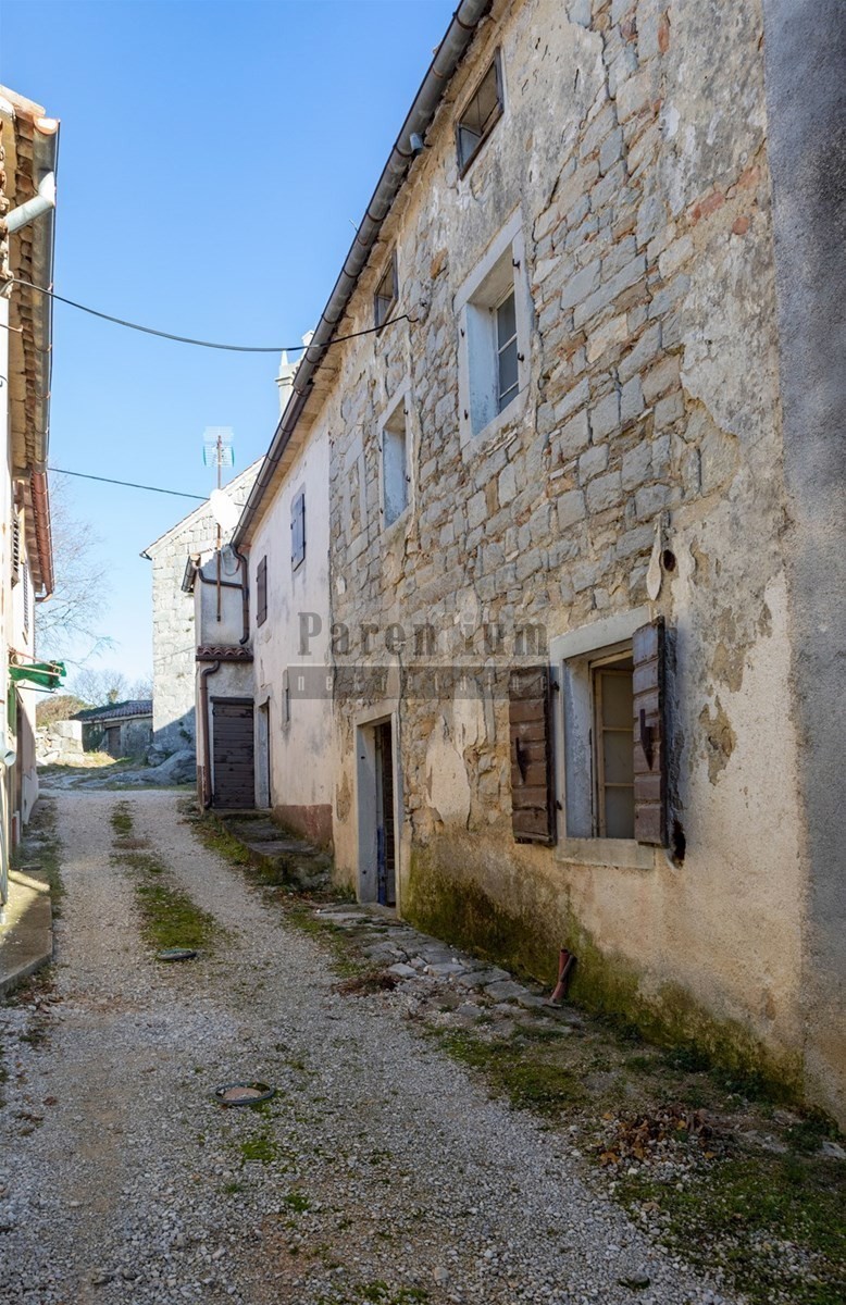 Casa in pietra per l'adattamento