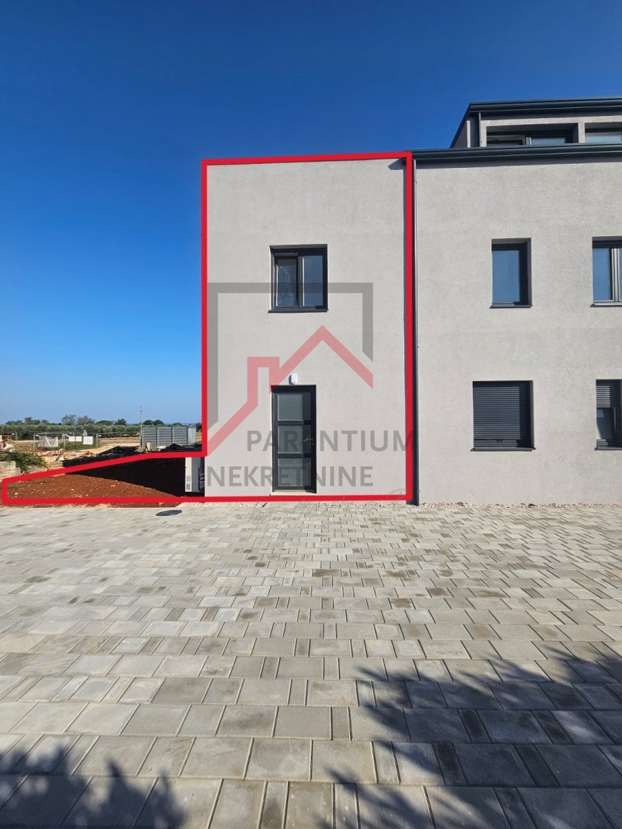 Parenzo, dintorni, appartamento su due piani con vista mare!