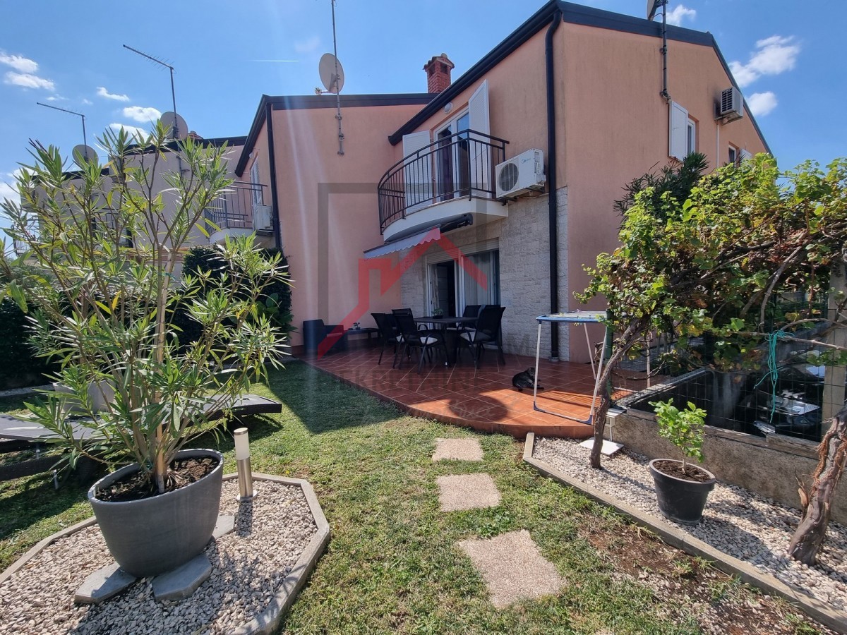 Casa, prima in fila, vicina a tutti i servizi!