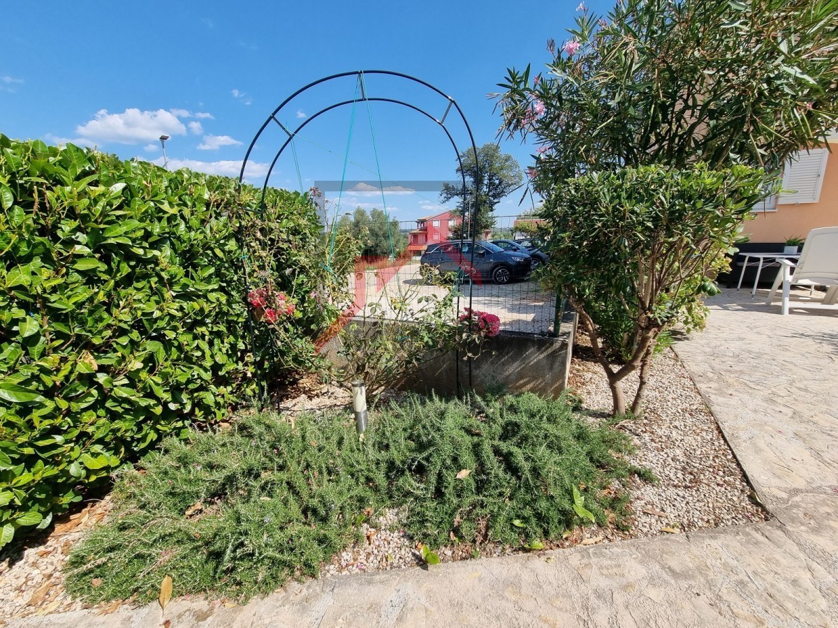 Casa, prima in fila, vicina a tutti i servizi!