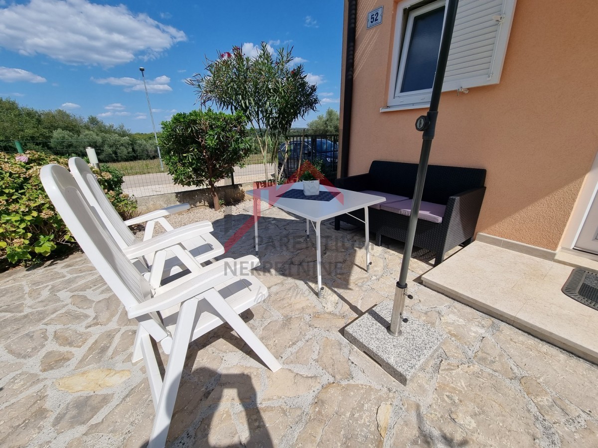 Casa, prima in fila, vicina a tutti i servizi!