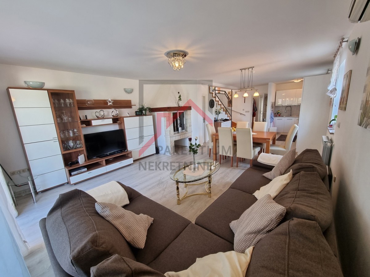 Casa, prima in fila, vicina a tutti i servizi!