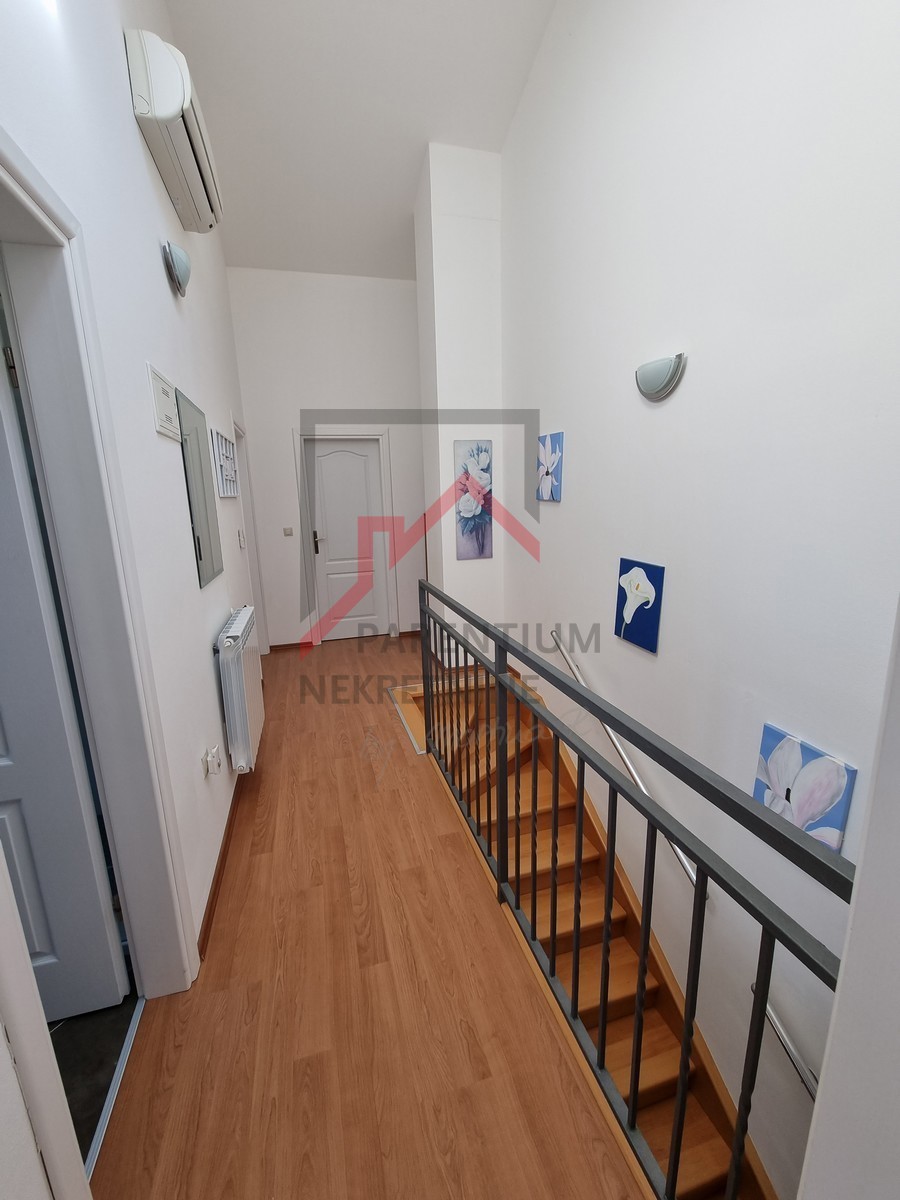 Casa, prima in fila, vicina a tutti i servizi!