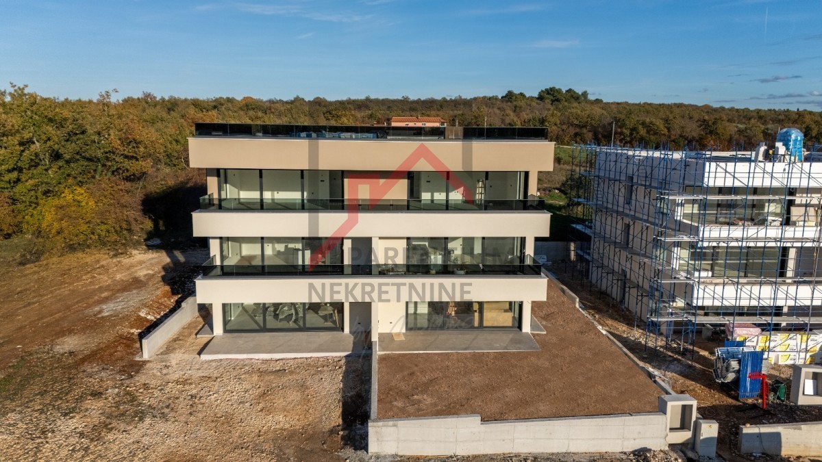 Istria, Parenzo - Lussuoso attico al secondo piano con vista mare