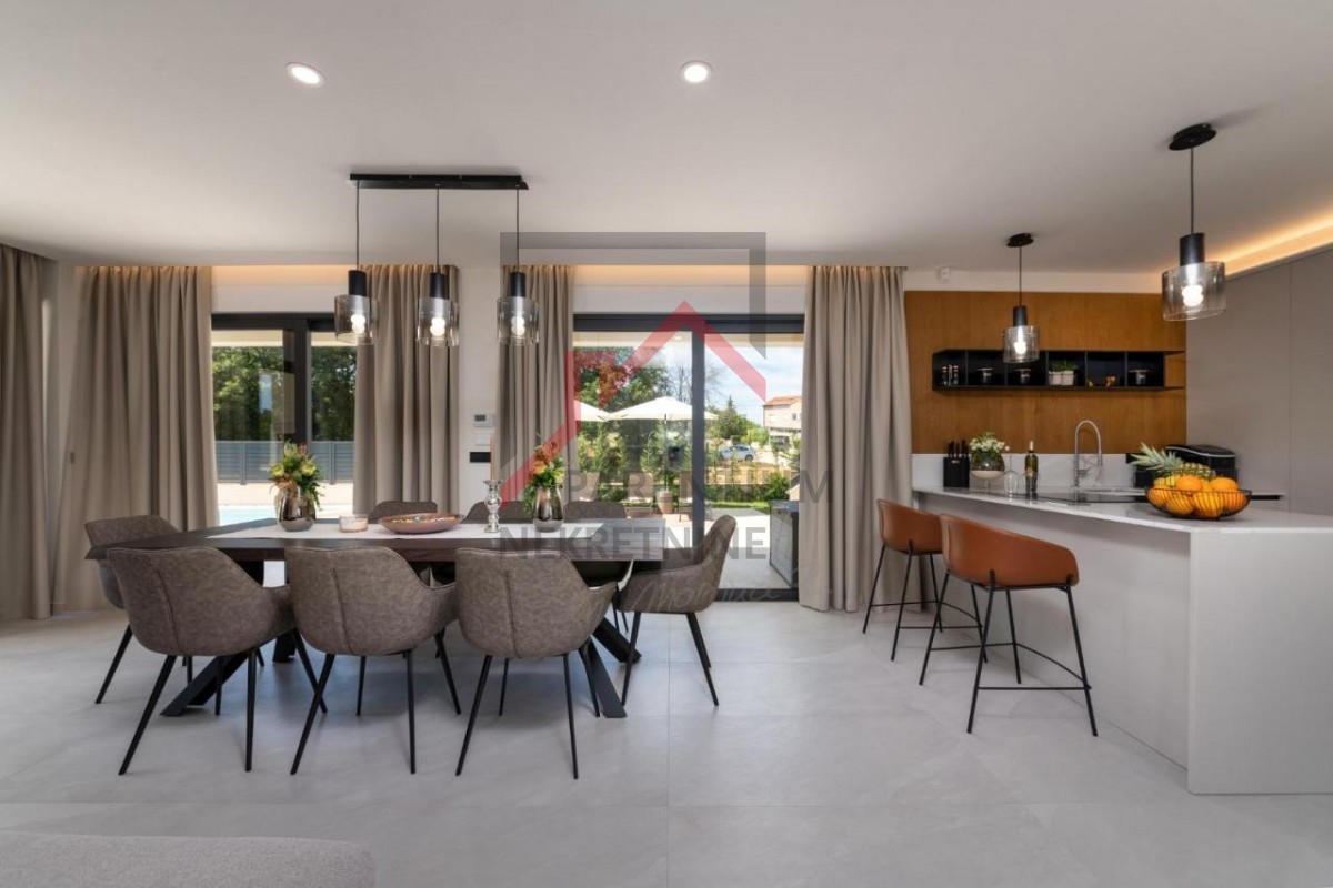 Bellissima villa moderna non lontano dal mare e dal centro città!